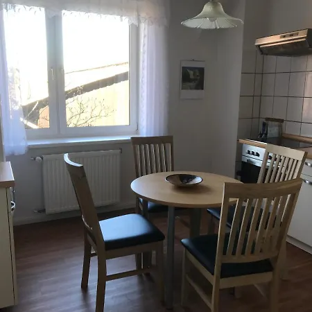 度假居 Aronia Warlow